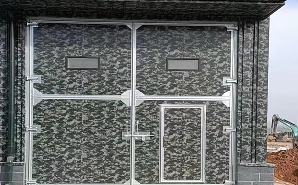 轮台工业平开门