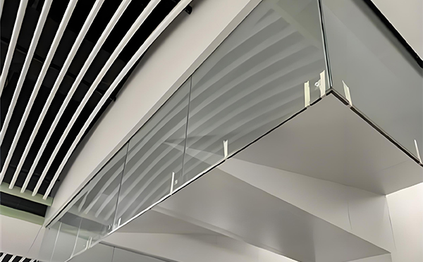 轮台玻璃挡烟垂壁