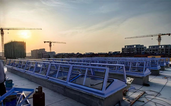 消防轮台排烟窗工作原理