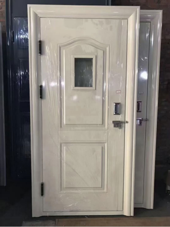 轮台学校教室门 轮台学校教室门