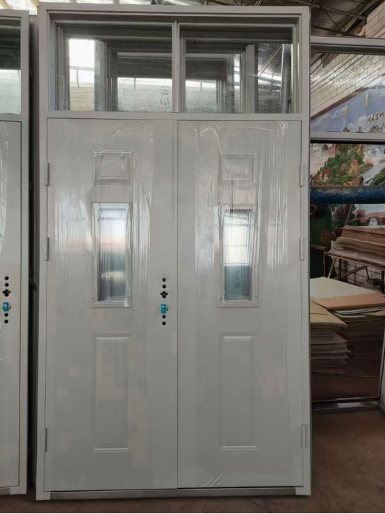 轮台学校教室门