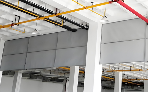 商场防烟分区常闭节点：轮台挡烟垂壁高度与控制器接线图解